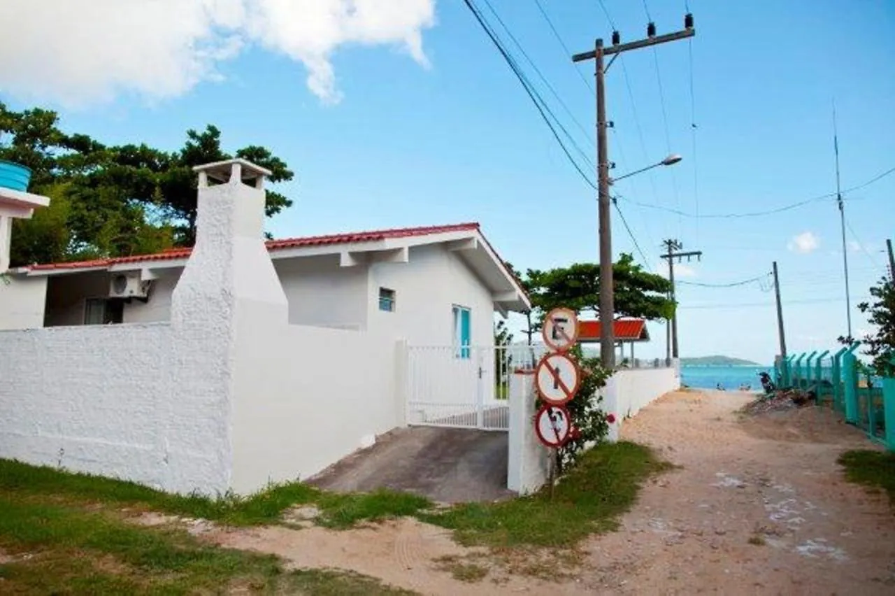 Holiday home Bruno Klemtz Beachfront Villa: Seaside Oasis with Private Lawn Bombinhas
