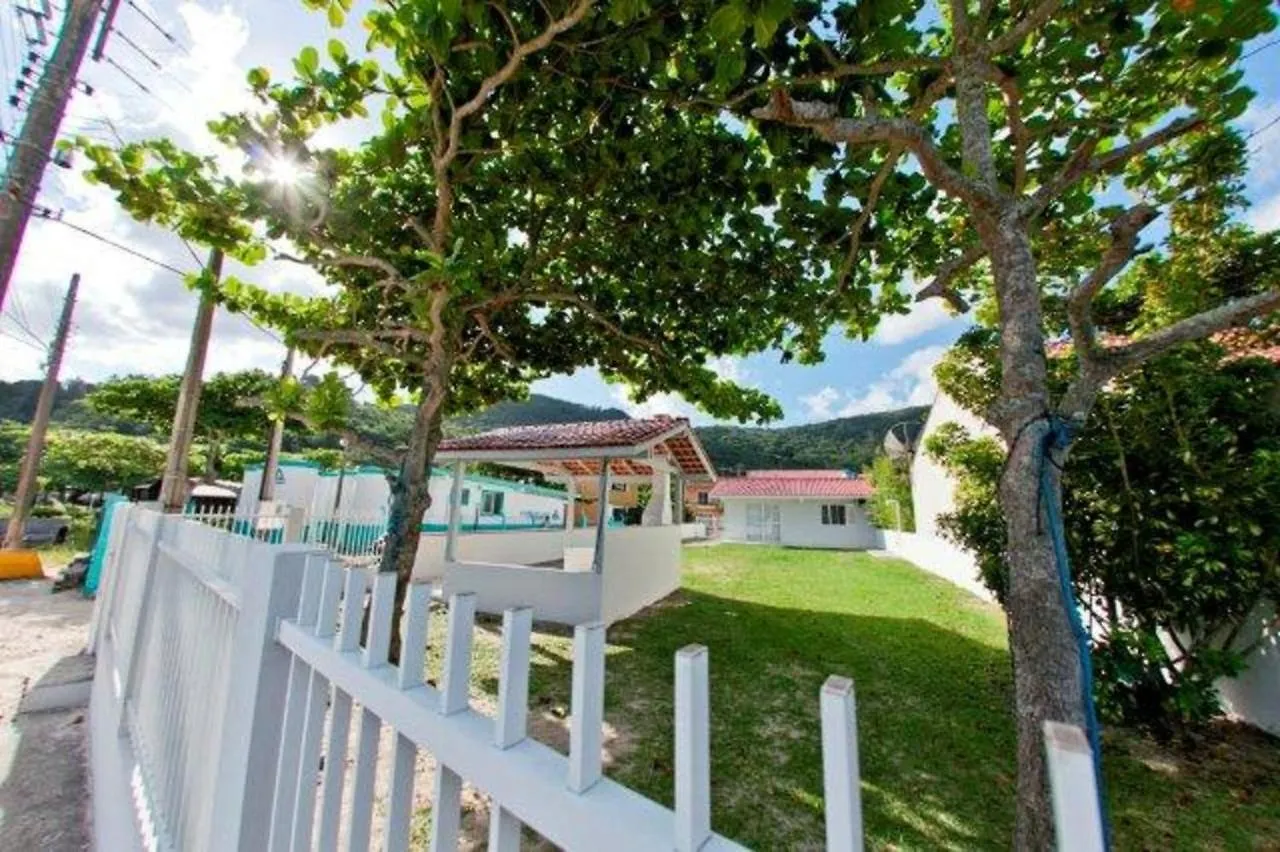 Bruno Klemtz Beachfront Villa: Seaside Oasis with Private Lawn Bombinhas Brazil