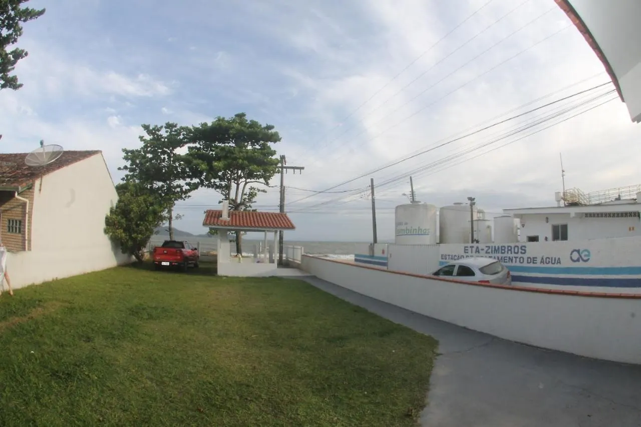 Bruno Klemtz Beachfront Villa: Seaside Oasis with Private Lawn Bombinhas Brazil