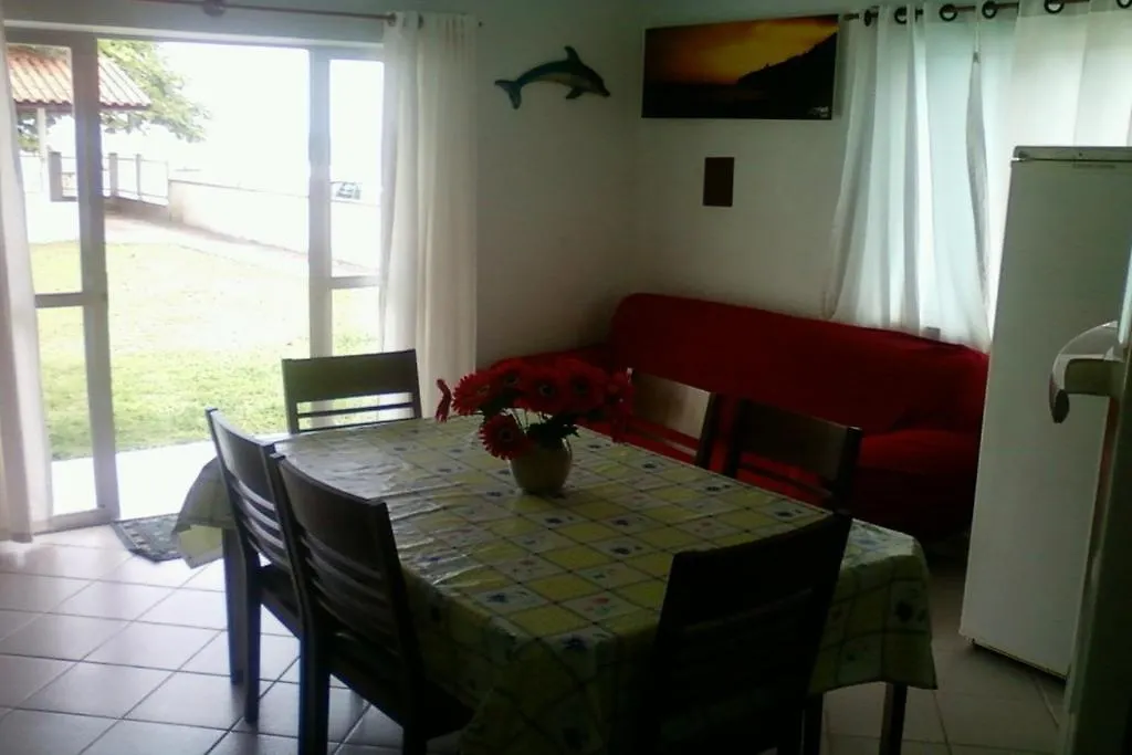 Bruno Klemtz Beachfront Villa: Seaside Oasis with Private Lawn Bombinhas Holiday home